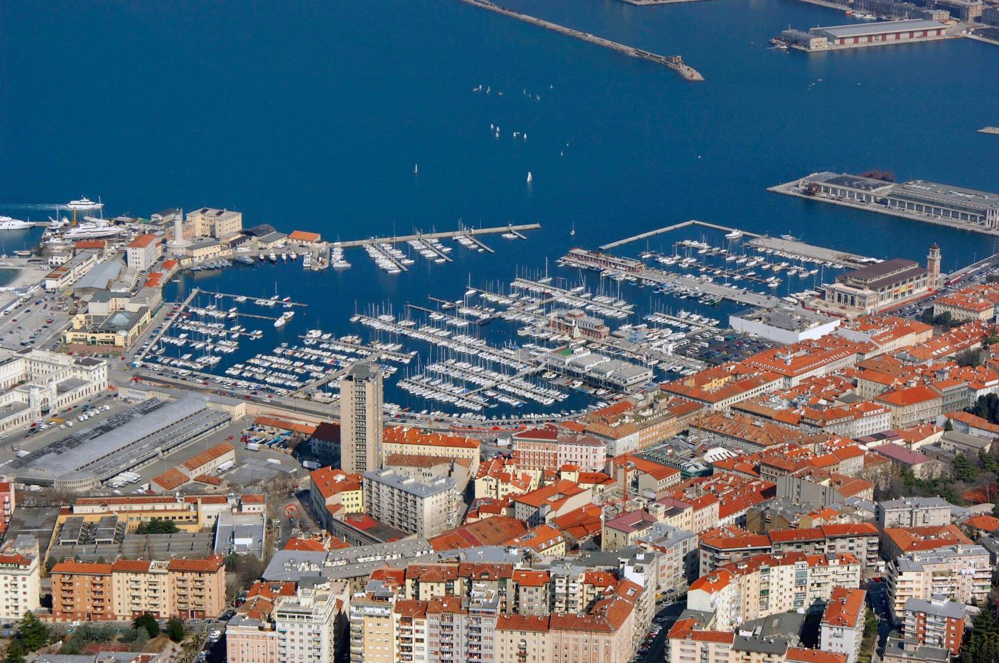 Suite Mitteleuropa Private Parking 的里雅斯特 外观 照片